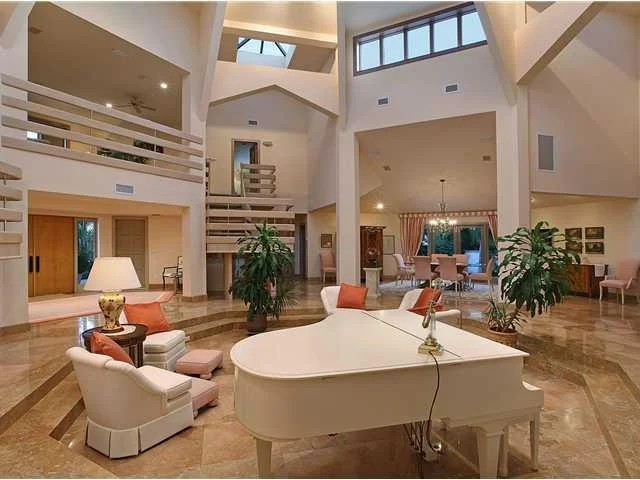 Photo of 6541 SE HARBOR Circle