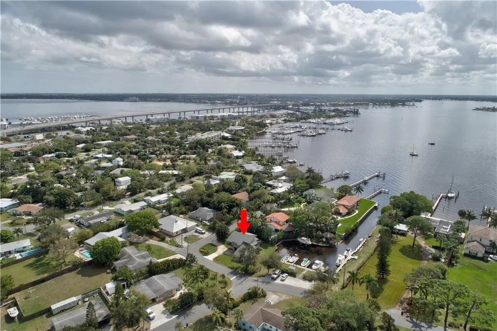 Photo of 951 NW Sunset Terrace