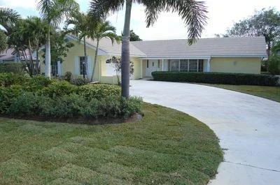 Photo of 3904 SE Fairway East