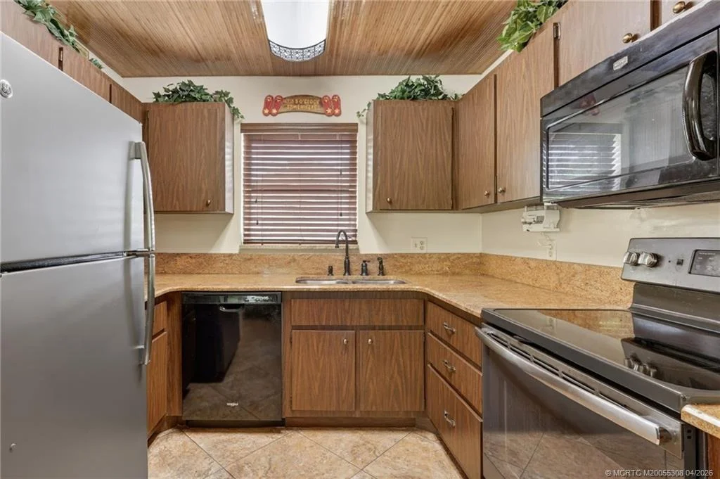 Photo of 330 SW Winnachee Drive