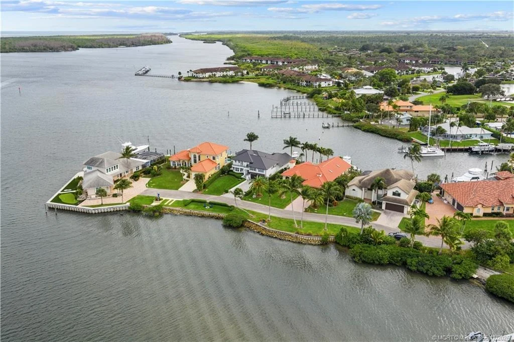 Photo of 6026 SE Horseshoe Point Road