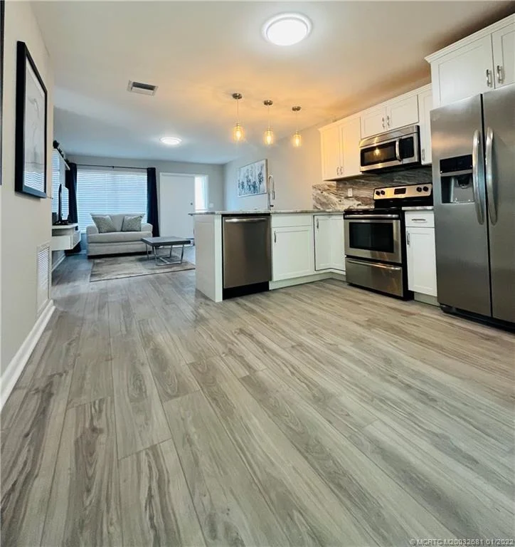 Photo of 411 SE PARKWAY Drive