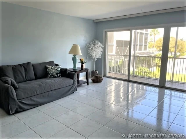 Photo of Unit B4 at 630 SE Ocean Boulevard