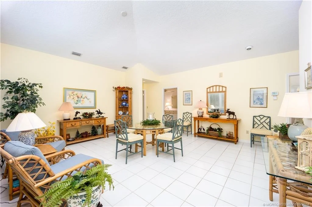 Photo of 6355 SE Oakmont Place