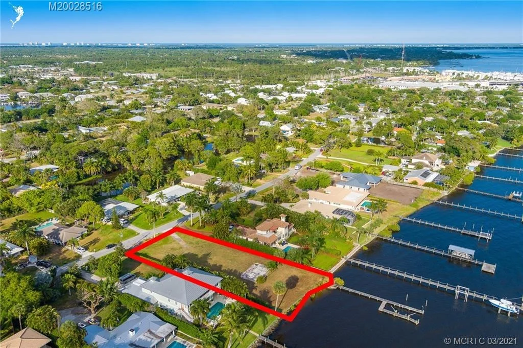 Photo of 641 NW Sunset Drive