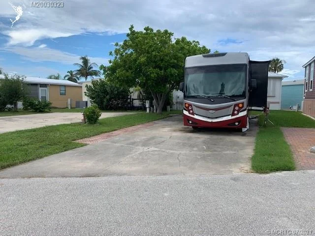 Photo of 480 Nettles Boulevard