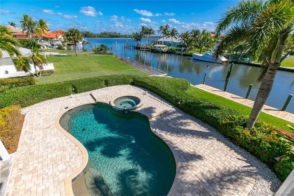 Photo of 5914 SE Horseshoe Point Road