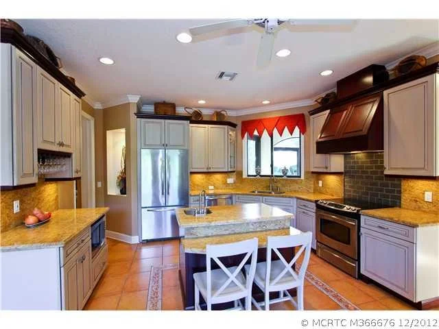 Photo of 370 SE Saint Lucie Boulevard