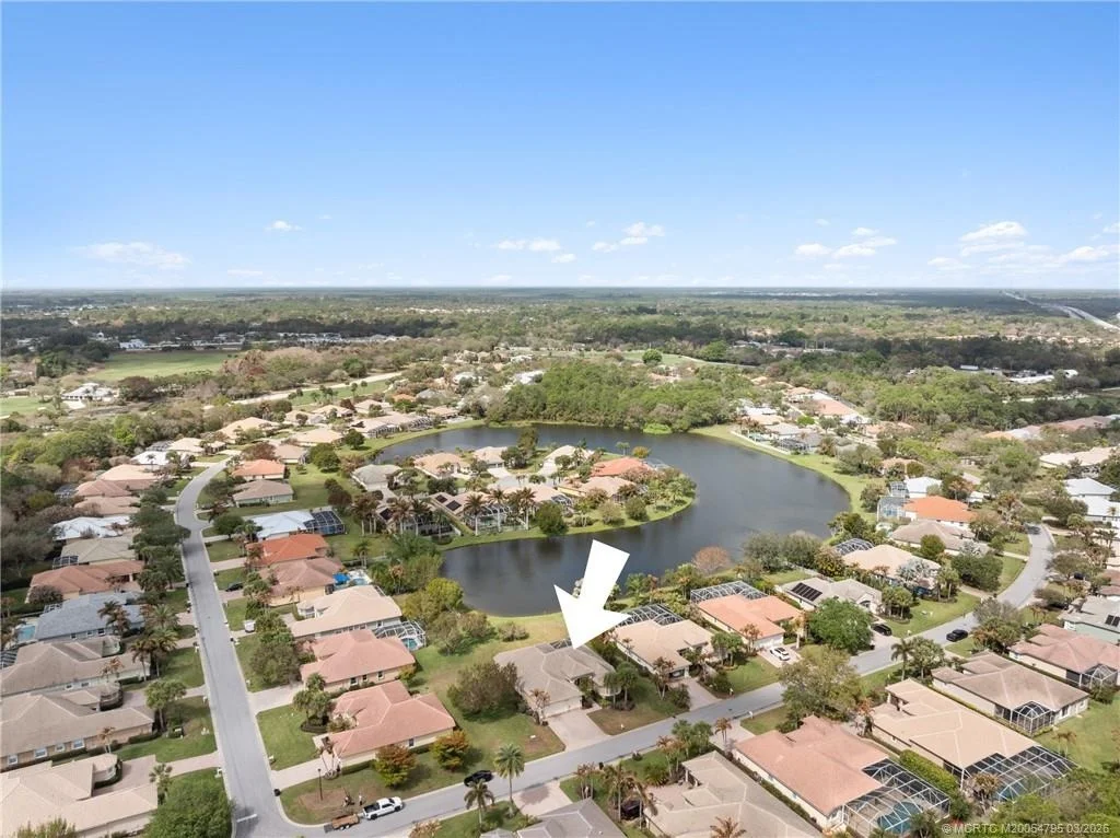 Photo of 758 SW Blue Stem Way