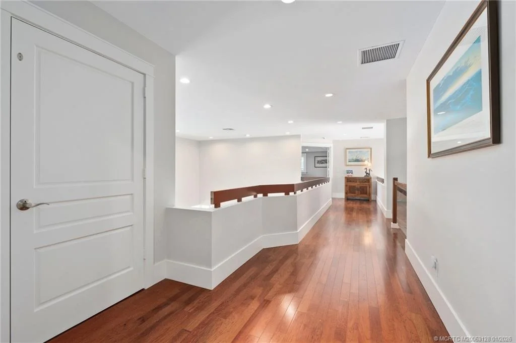 Photo of 6460 SE Harbor Circle