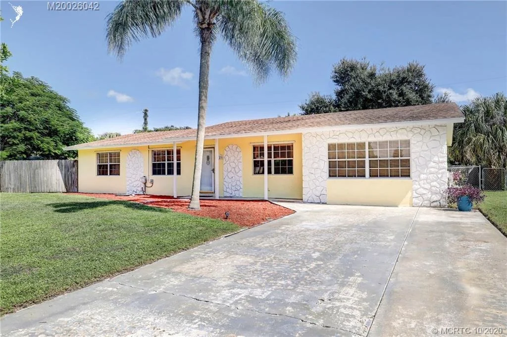 Photo of 1123 SE Alamanda Lane