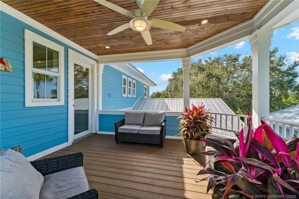 Photo of 1002 SE Riverside Drive