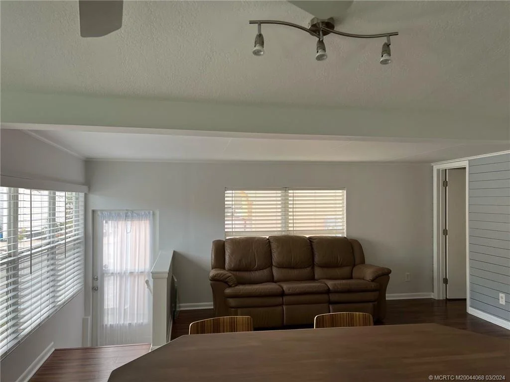 Photo of 443 Nettles Boulevard