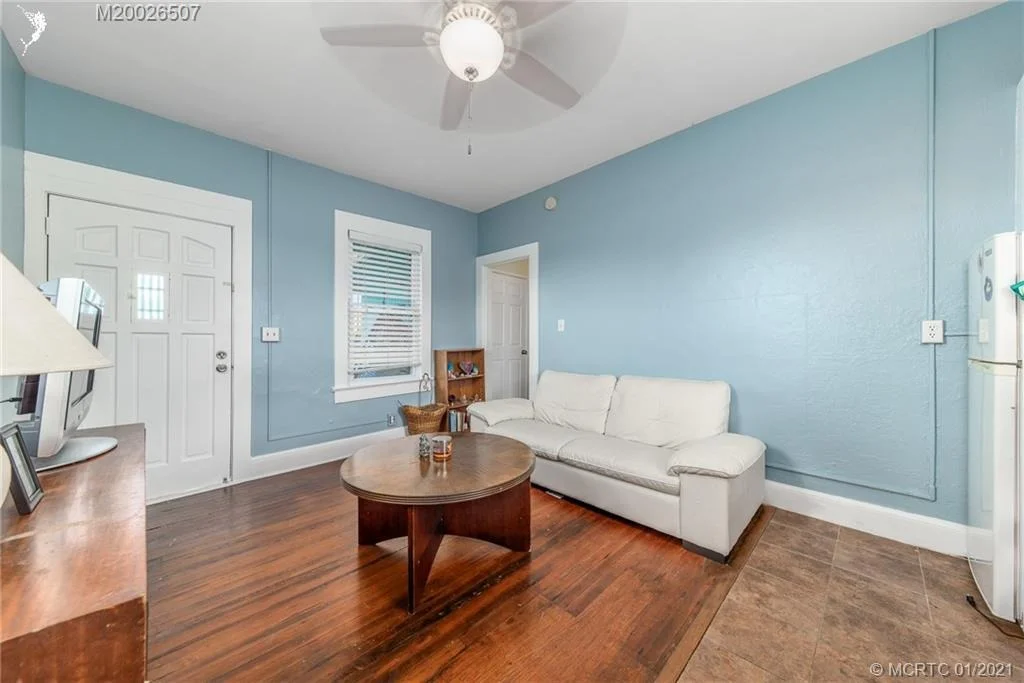 Photo of 320 SE Denver Avenue