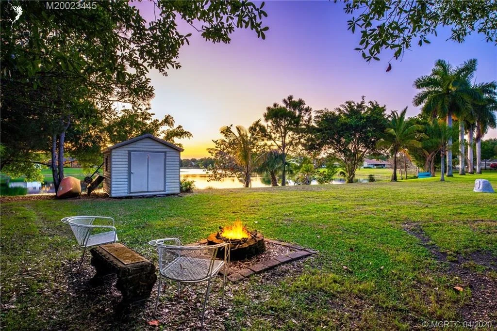 Photo of 928 SE Waterside Way