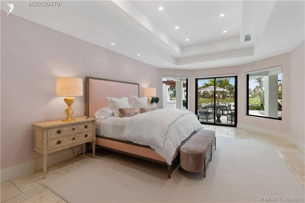 Photo of 6621 SE Harbor Circle
