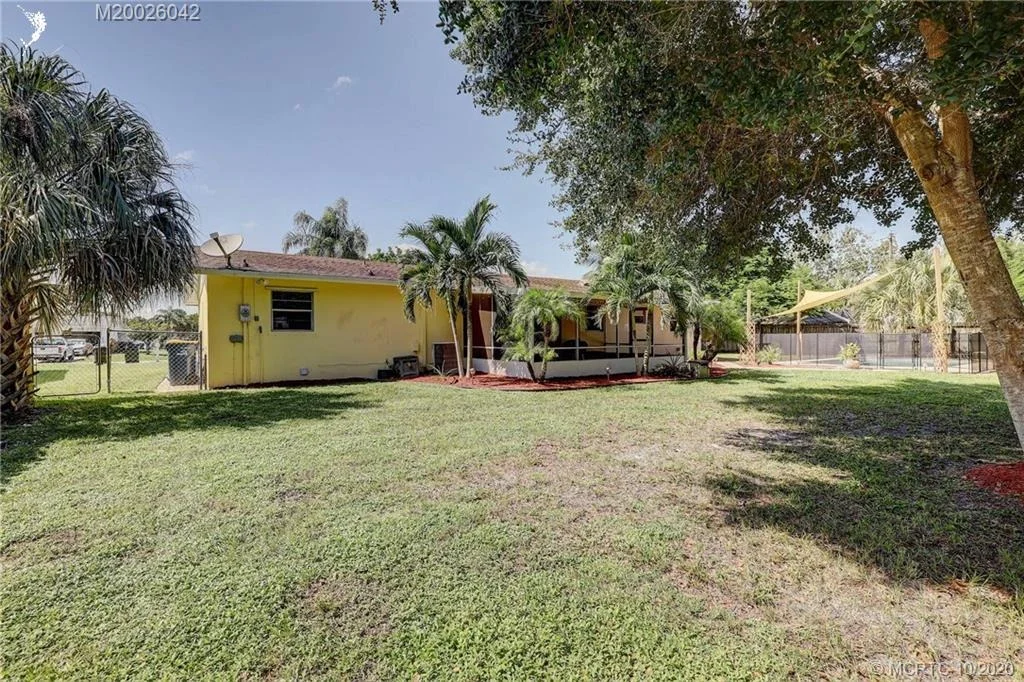 Photo of 1123 SE Alamanda Lane