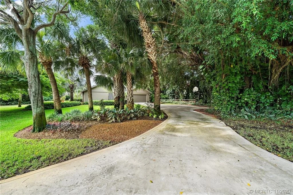 Photo of 254 SE Wells Drive