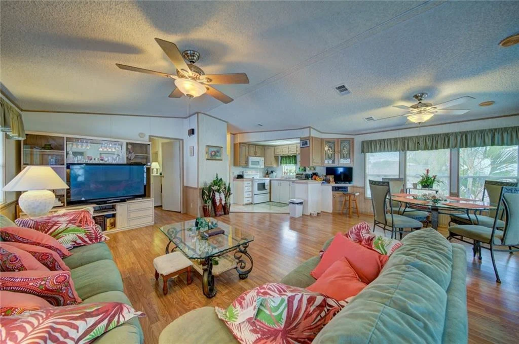 Photo of 2167 Nettles Boulevard