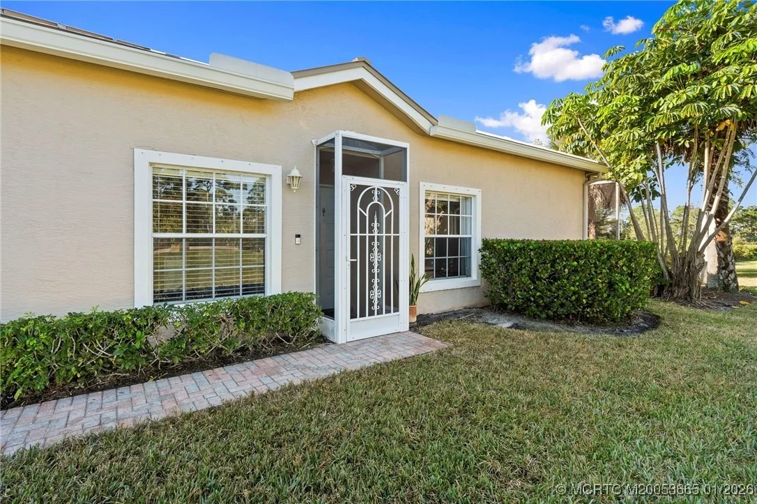Photo of 581 NW Broken Oak Trail