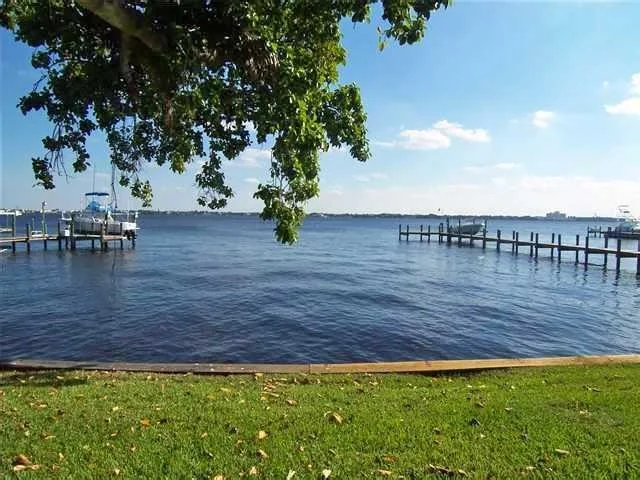 Photo of 900 NE Key Drive