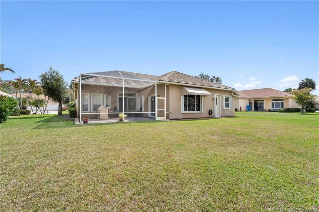 Photo of 758 SW Blue Stem Way