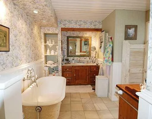 Photo of 1003 SE RIVERSIDE Drive