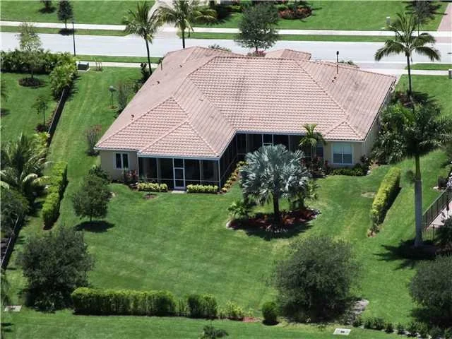Photo of 7645 SE Laque Circle