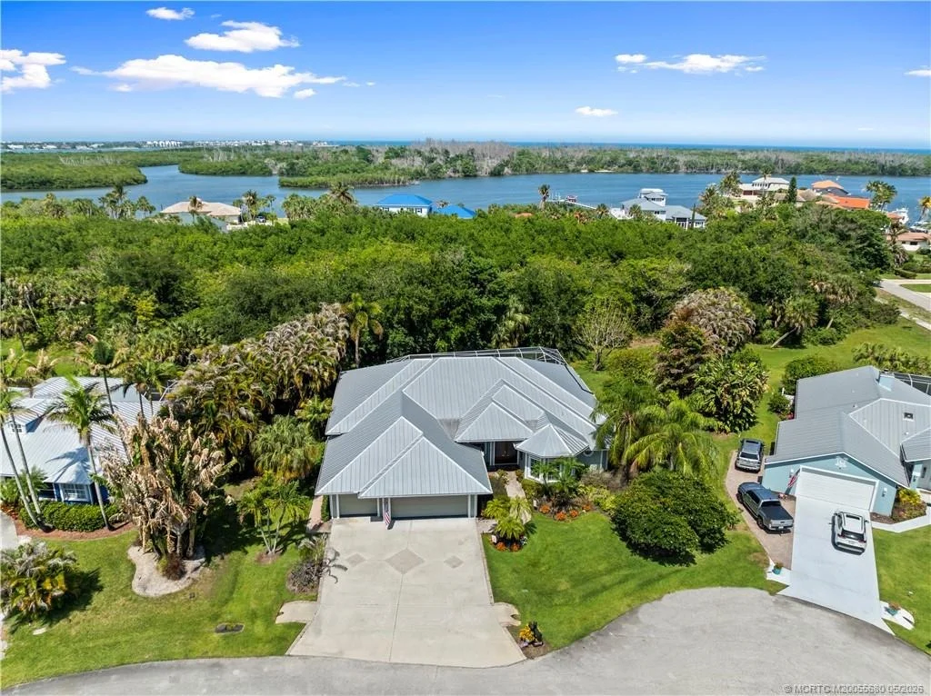 Photo of 4220 SE Rainbows End