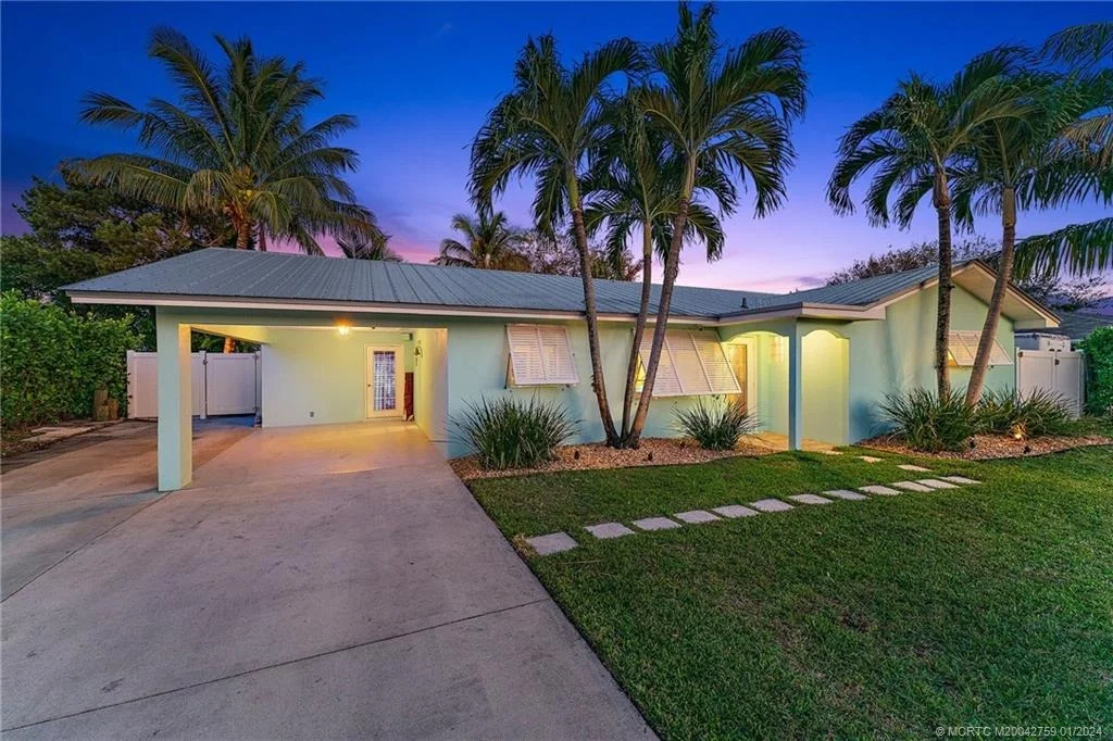 Photo of 1521 Venus Avenue