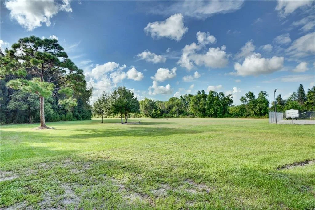 Photo of 864 SE Waterside Way