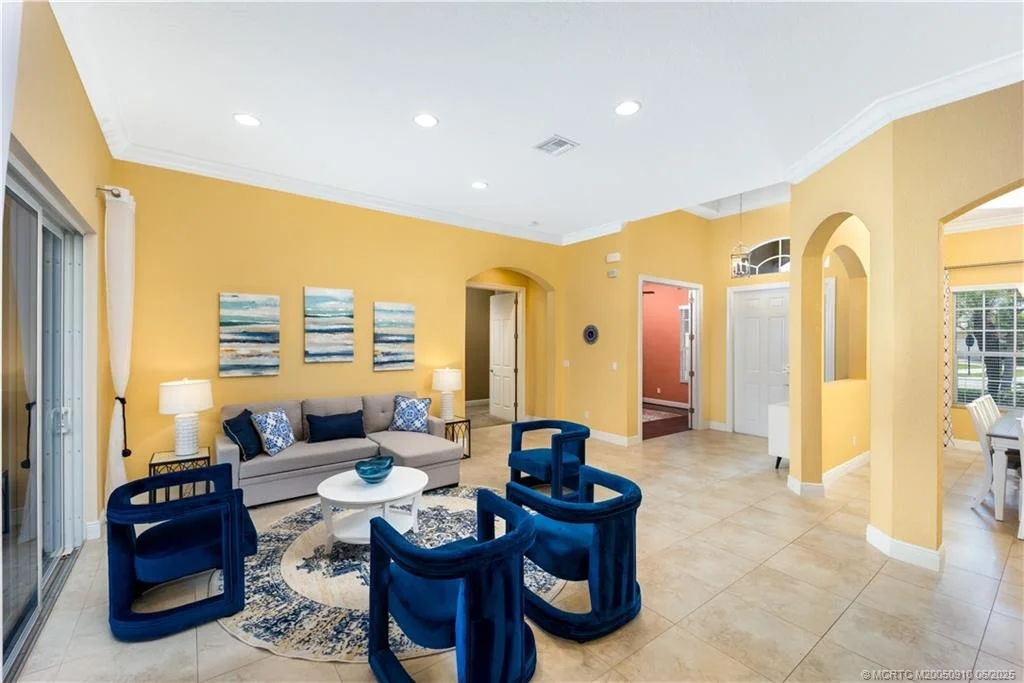 Photo of 155 SE Ethan Terrace