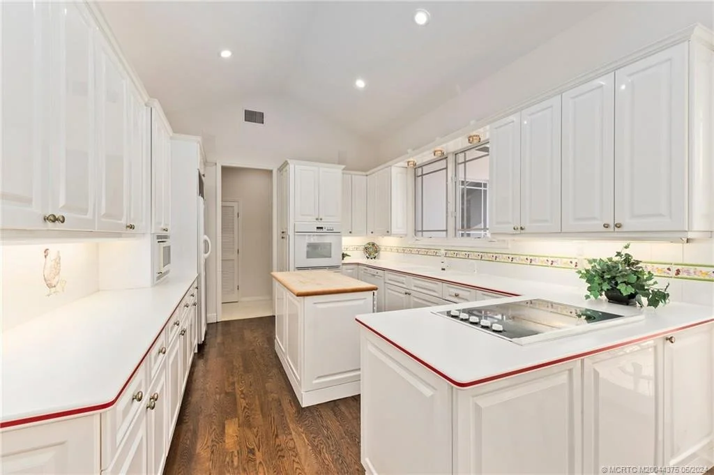 Photo of 12 Oakwood Drive