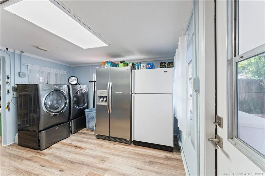Photo of 711 NW Sunset Drive