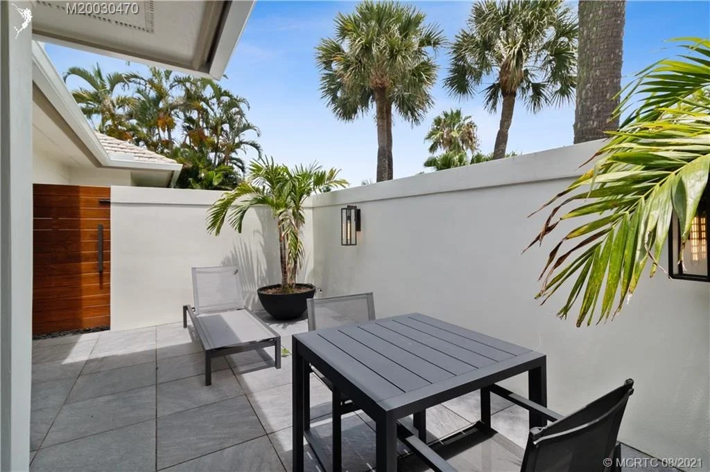 Photo of 6621 SE Harbor Circle