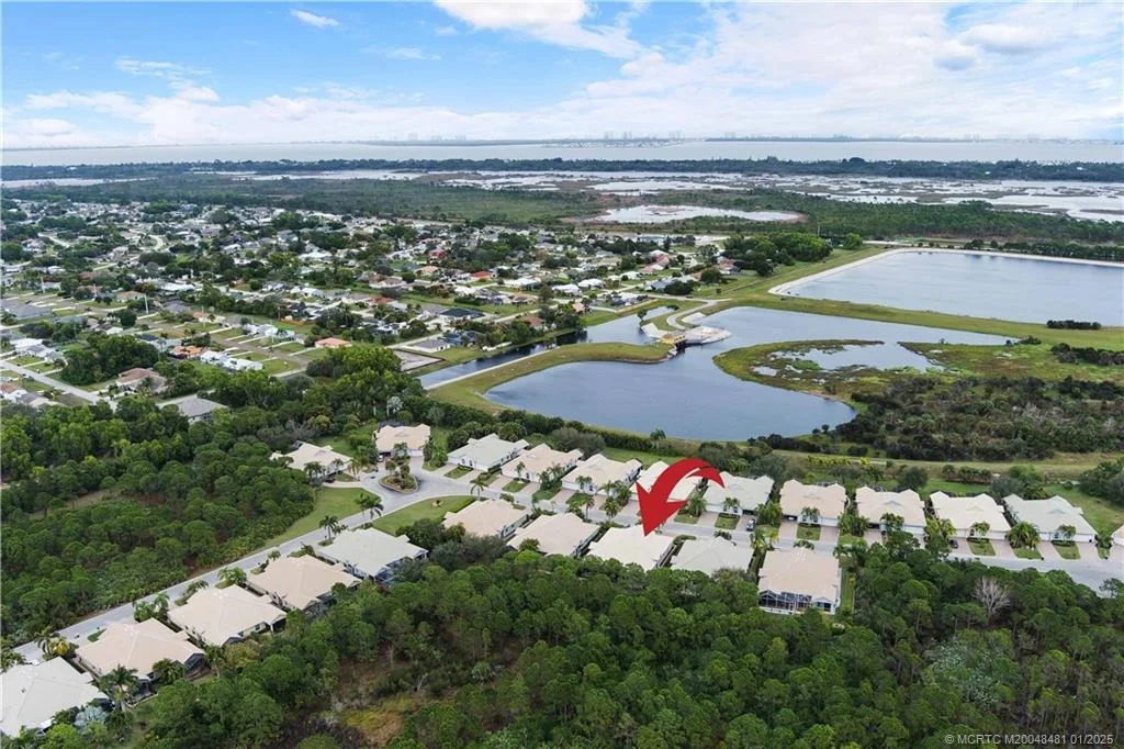 Photo of 600 NW Red Pine Way