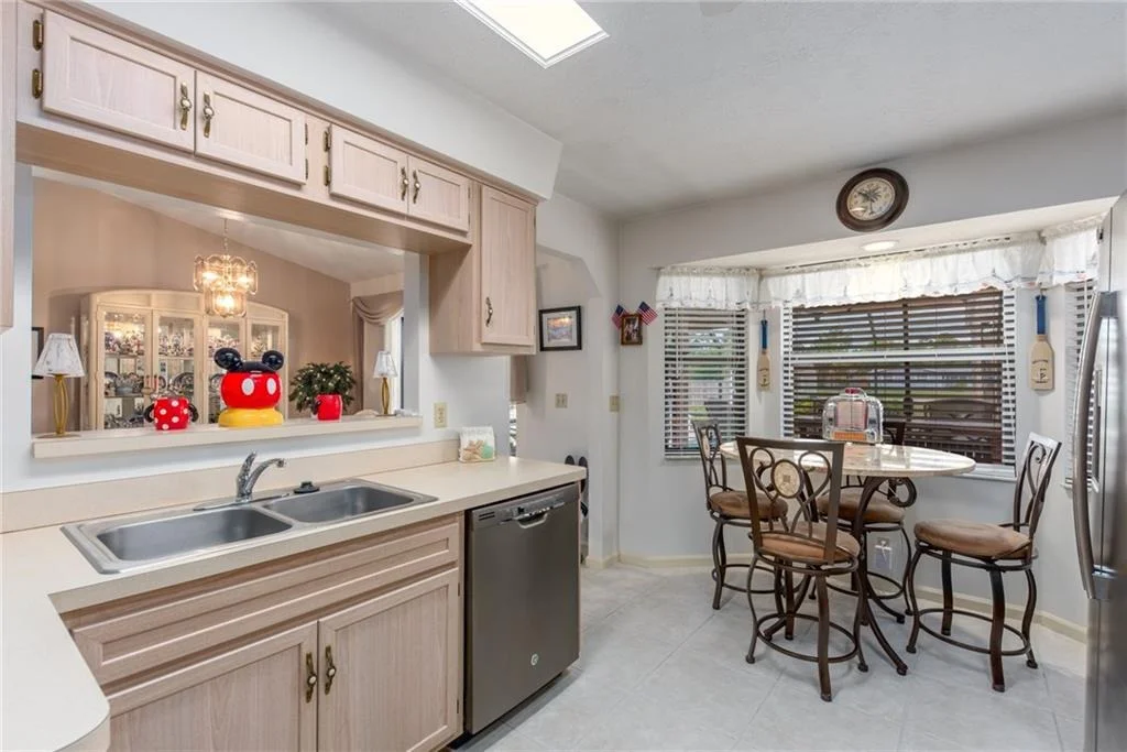Photo of 5715 Sunset Boulevard