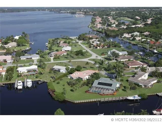 Photo of 110 SE Saint Lucie Lane