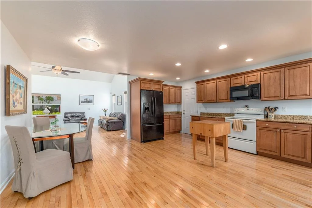 Photo of 826 SW Rustic Circle