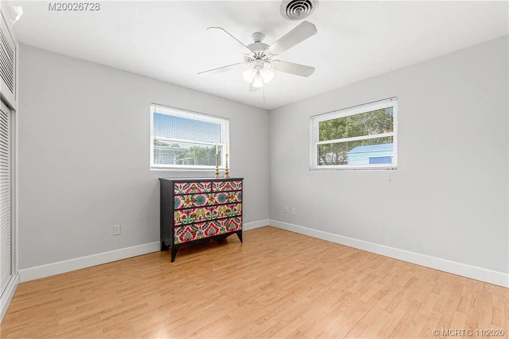 Photo of 1045 NW Terrace Road