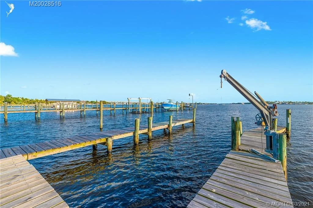 Photo of 641 NW Sunset Drive