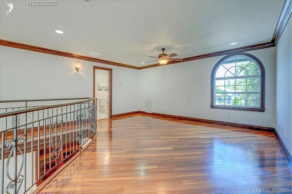 Photo of 228 SE Oriole Avenue