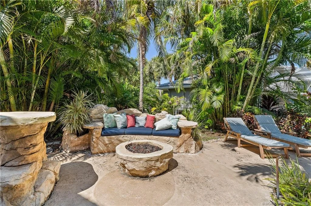 Photo of 1100 Lakeshore Drive