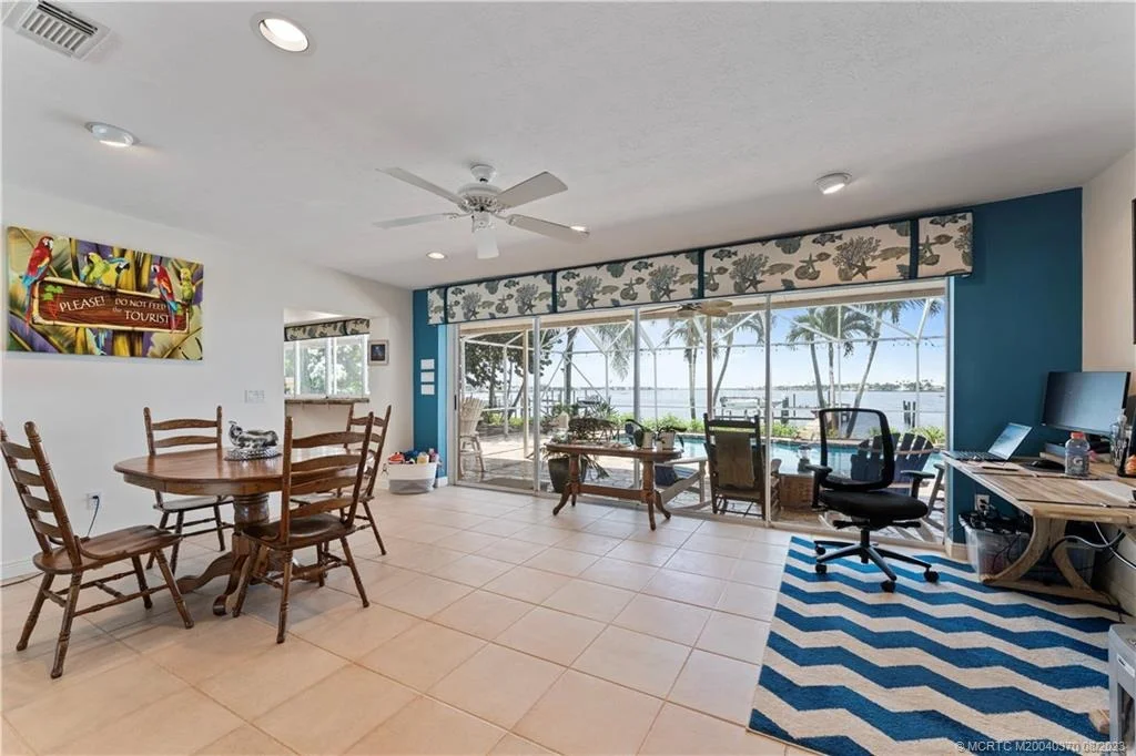Photo of 711 NW Sunset Drive