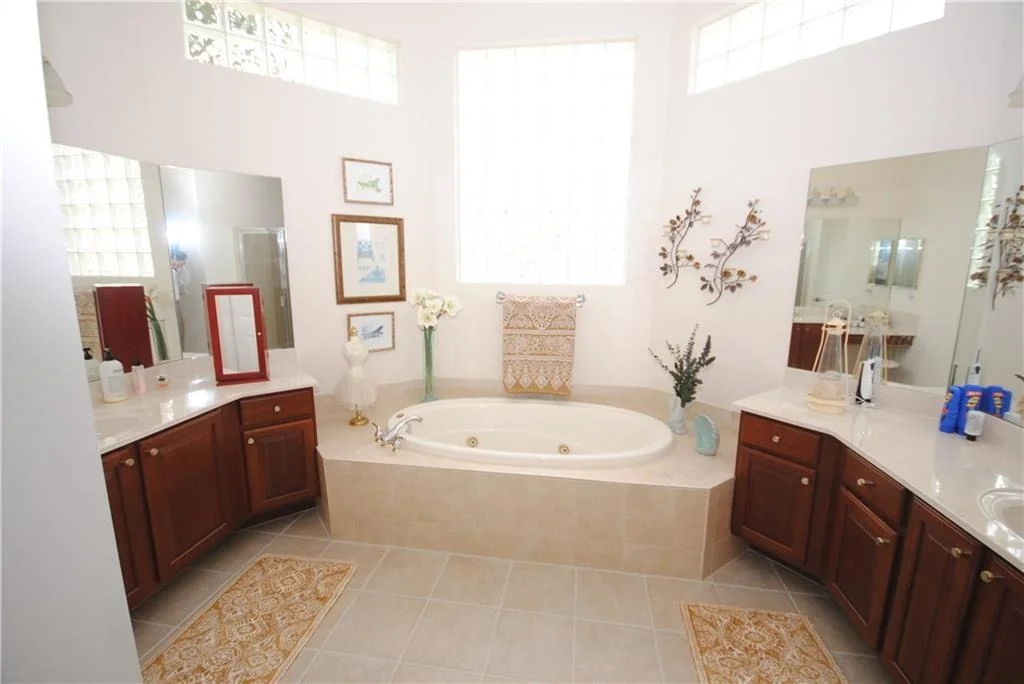 Photo of 709 SW Blue Stem Way