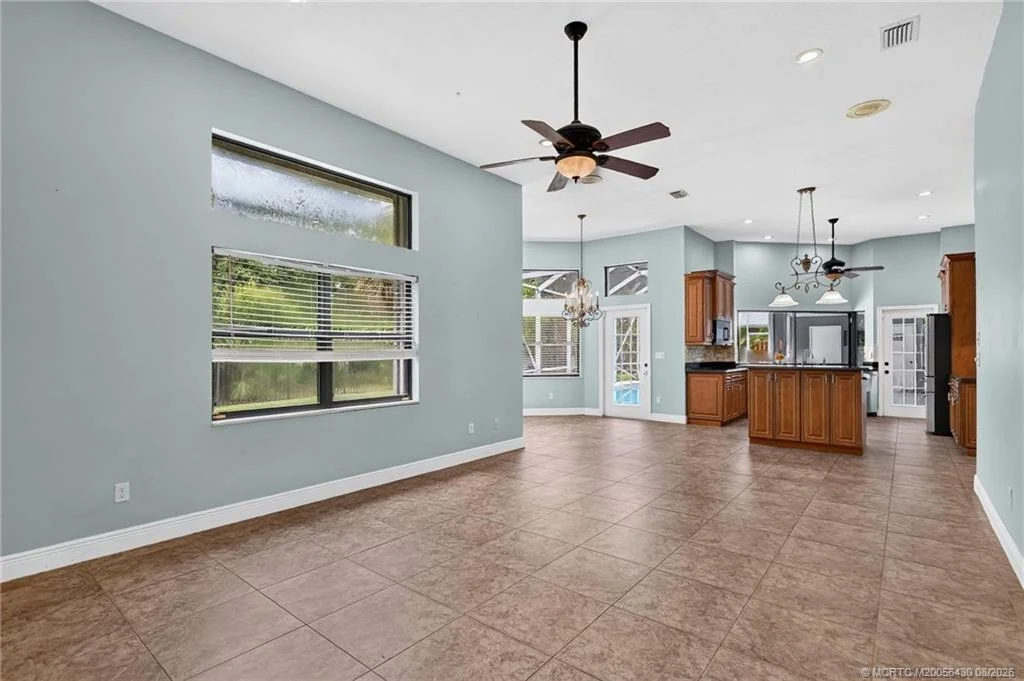 Photo of 672 SE Pin Oak Terrace