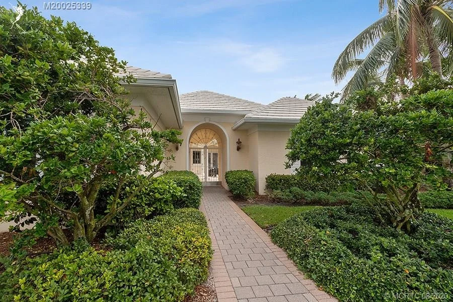 Photo of 6901 SE Harbor Circle