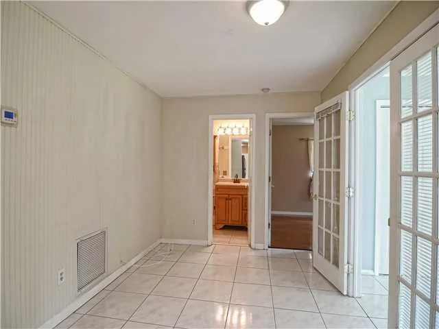 Photo of 2436 NW Everglades Boulevard