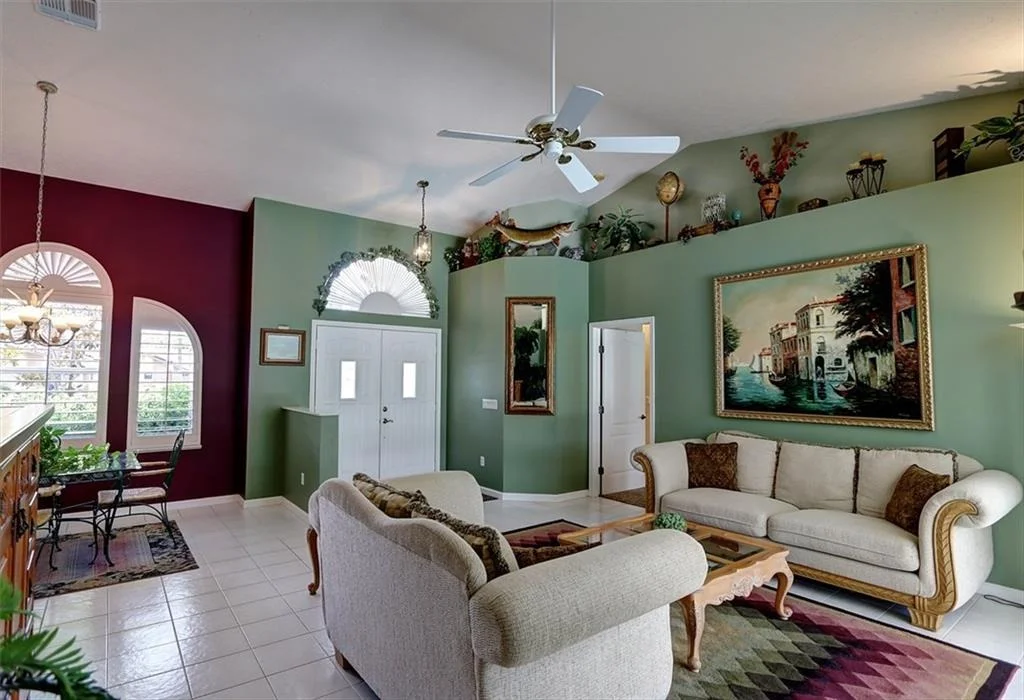 Photo of 1905 SE EMERALD Court