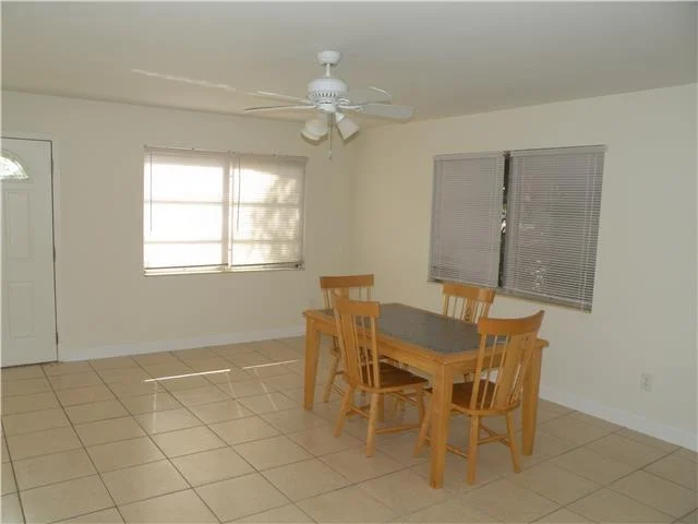 Photo of 804 SE Dolphin Drive